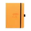 Oranje notitieboek met acacia-boom en giraf op de cover