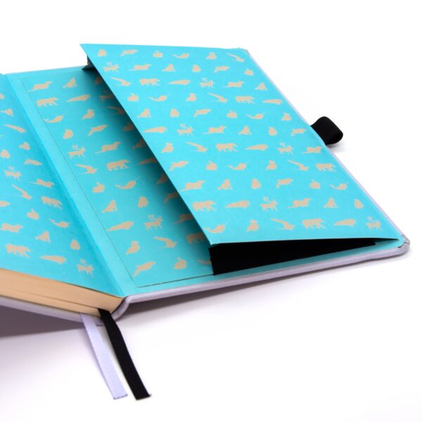 Earth_Glicine_Arctic_Pocket Open notitieboek met blauwe binnenkant en gouden dierenprint