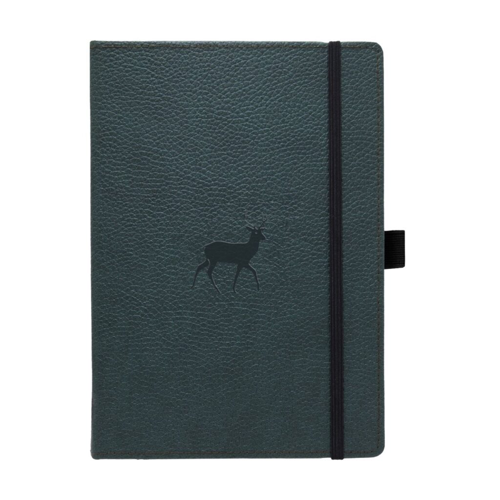 Groen notitieboek met hertenmotief en zwarte elastiek