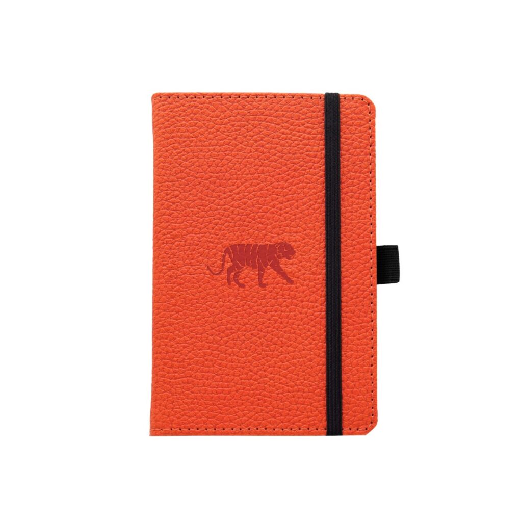 Oranje notitieboek met tijgermotief en zwarte band