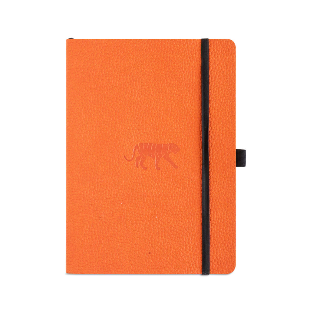 Oranje notitieboek met tijgermotief en zwarte band