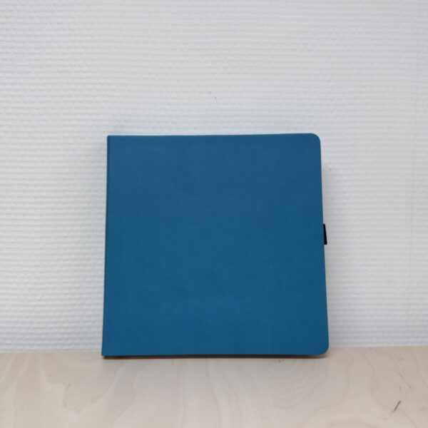 Plain and Simple | dark cyan | square