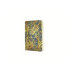 Notitieboek met blauw-gouden bloemenpatroon op witte achtergrond