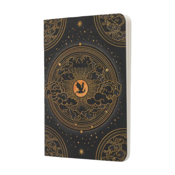 Zwart notitieboek met gouden draken- en wolkenpatroon op de voorkant
