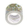 Rol washi tape met kleurrijk tegelpatroon op witte achtergrond