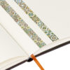 Twee strepen washi tape met mozaïekpatroon op open notitieboek