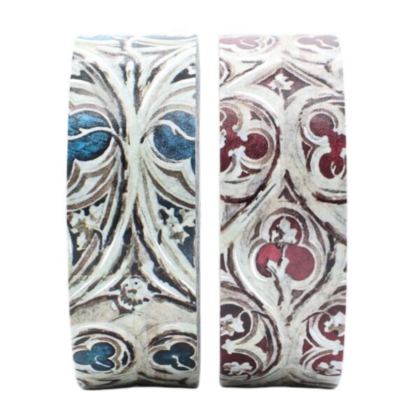 Twee rollen washi tape met gotische patronen in blauw en rood