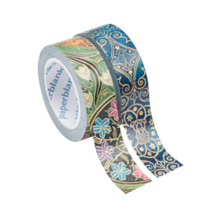 Twee rollen washi tape met bloemen- en ornamentendesign op witte achtergrond