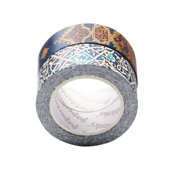 Washi tape met blauw-gouden Safavid-indigomotief op witte achtergrond
