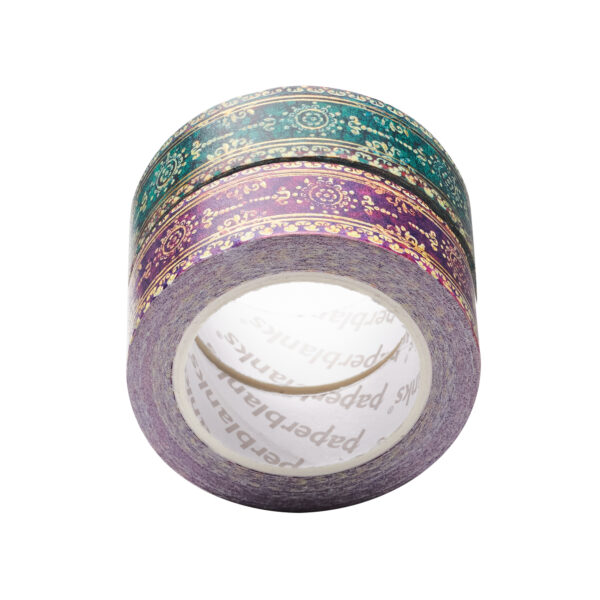 Twee rollen washi tape met ornamentaal patroon op witte achtergrond