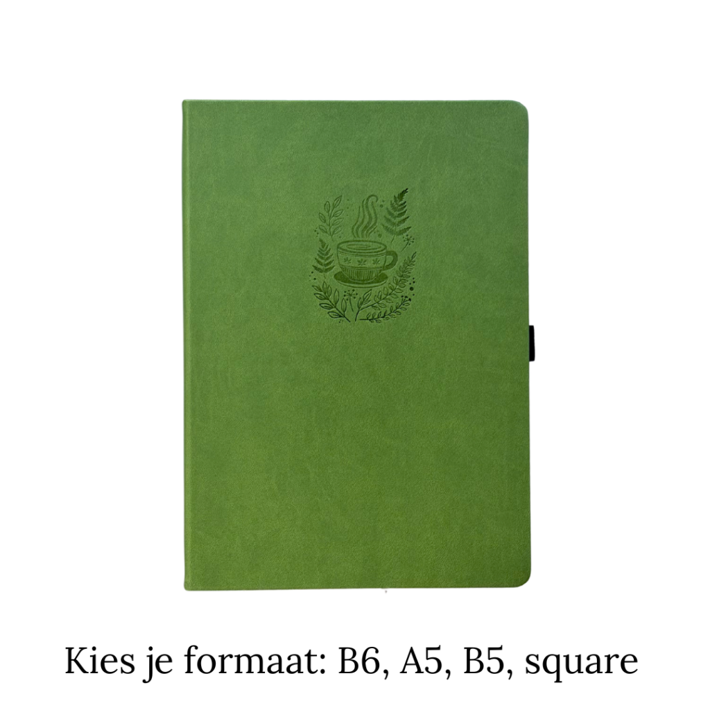 Groen notitieboek met ingedrukt beeld van een kopje en bladeren op de voorkant