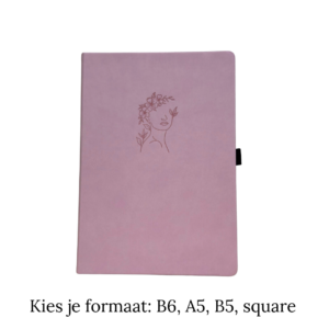 Lichtroze notitieboek met bloemenmotief op de voorkant